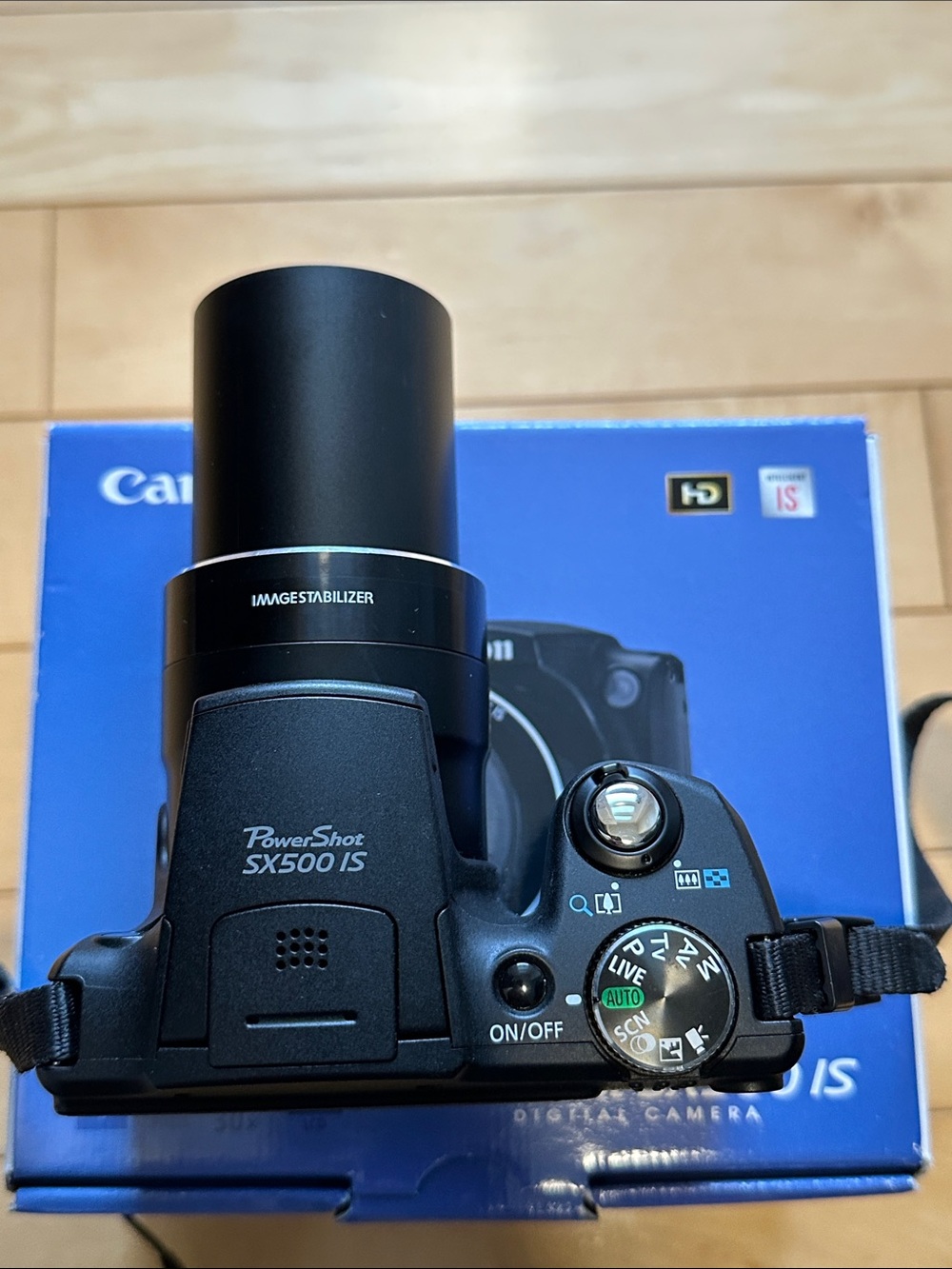 Canon PowerShot SX500 IS Digital Camera - Black - Picture 6 of 8